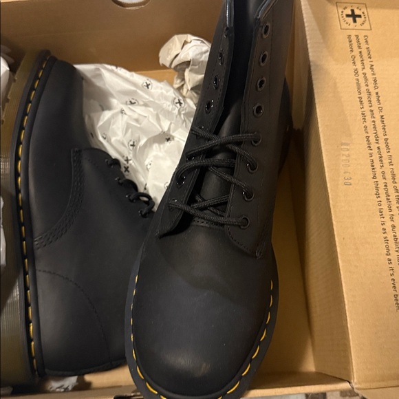 Dr Martens Air Wair black boots size 10 New - Picture 3 of 4